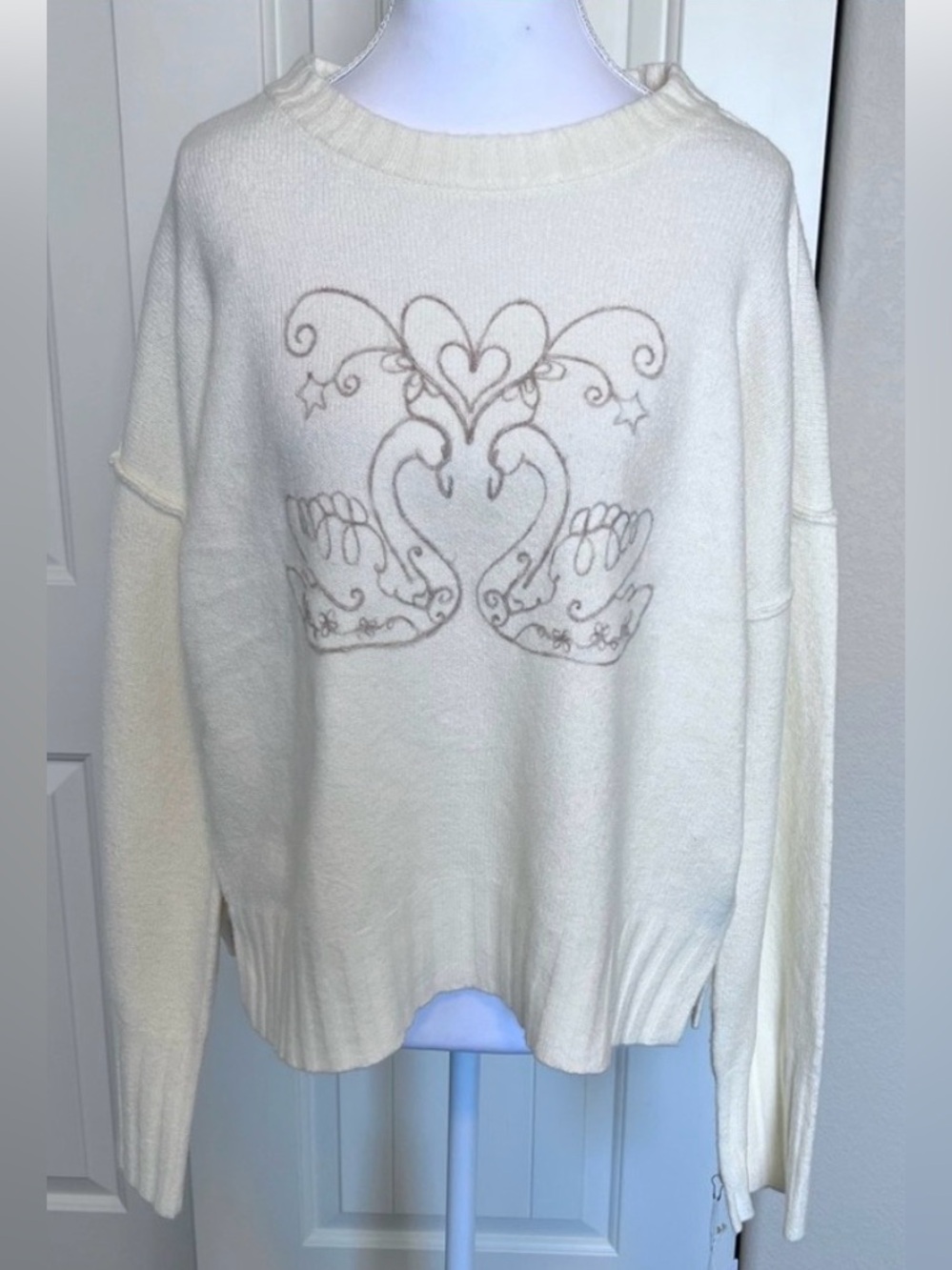 Haute Hippie Ivory Vanilla Sweater with Stitched Swan Hearts Motif Sz Medium NWT